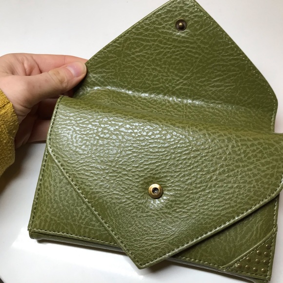 Matt & Nat Wallet - Picture 3 of 9